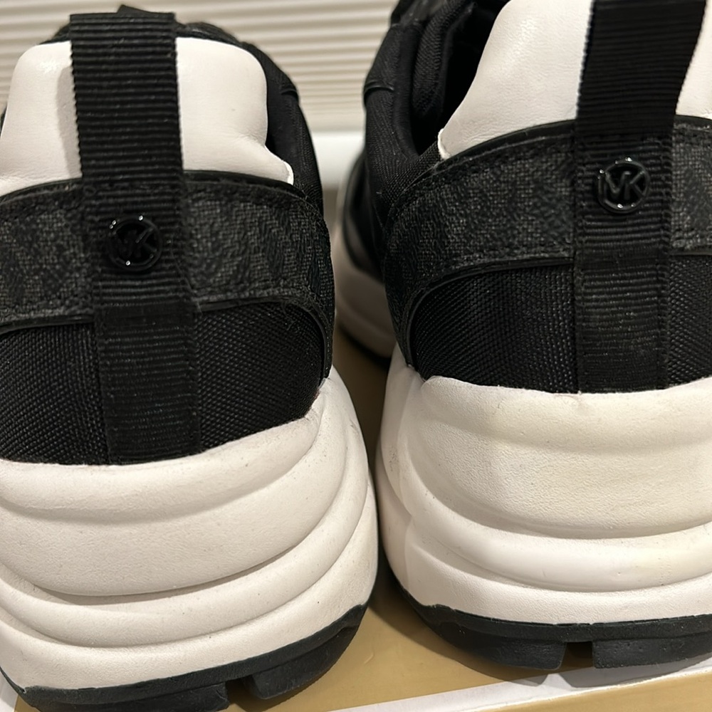 Michael Kors, Zia Trainer sneakers, black and white brand new - Picture 8 of 8